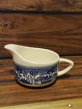 Vintage Blue Willow Gravy Boat | Blue and White Ironstone Transferware | Classic